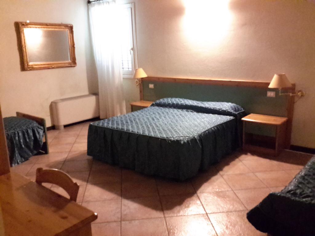 Locanda Del Re sole Ferrara Habitación foto